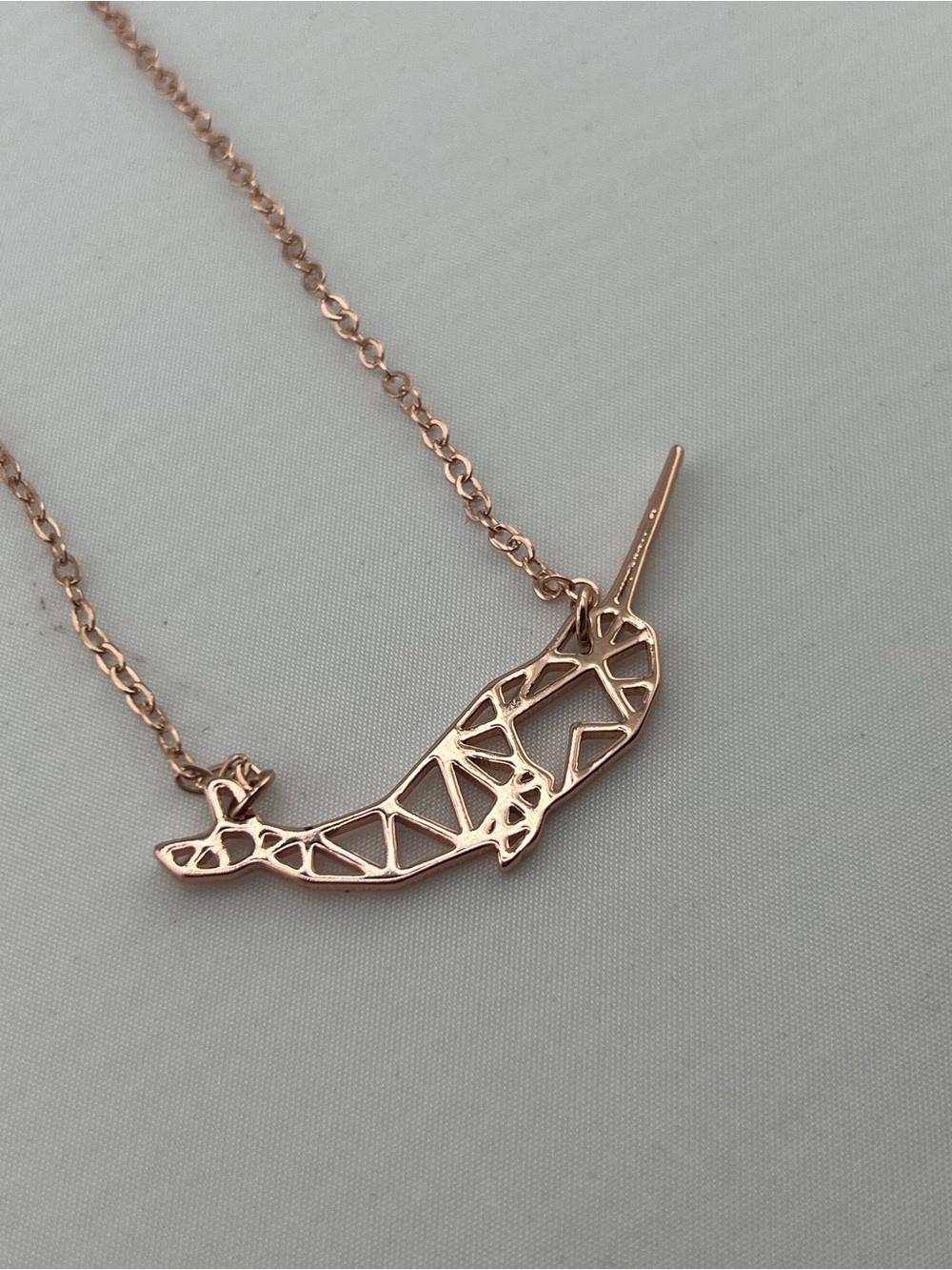 🎁Rose Gold GEOMETRIC NARWHAL WHALE NECKLACE - Picture 5 of 10